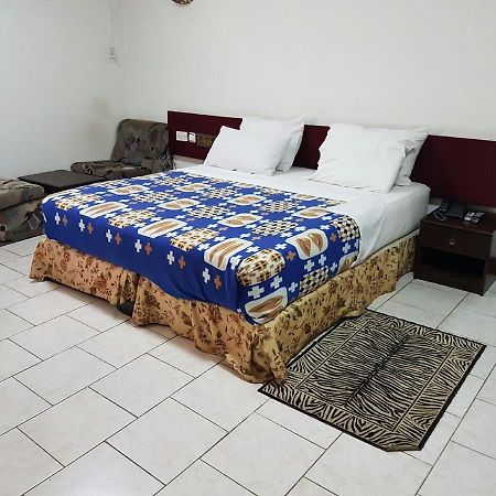 Royal Basin Resort Kumasi Bagian luar foto