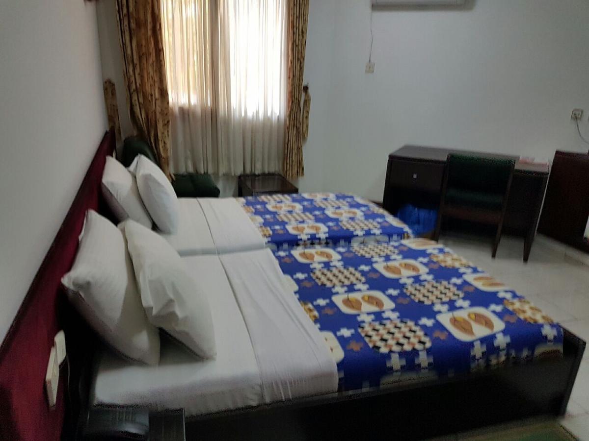 Royal Basin Resort Kumasi Bagian luar foto