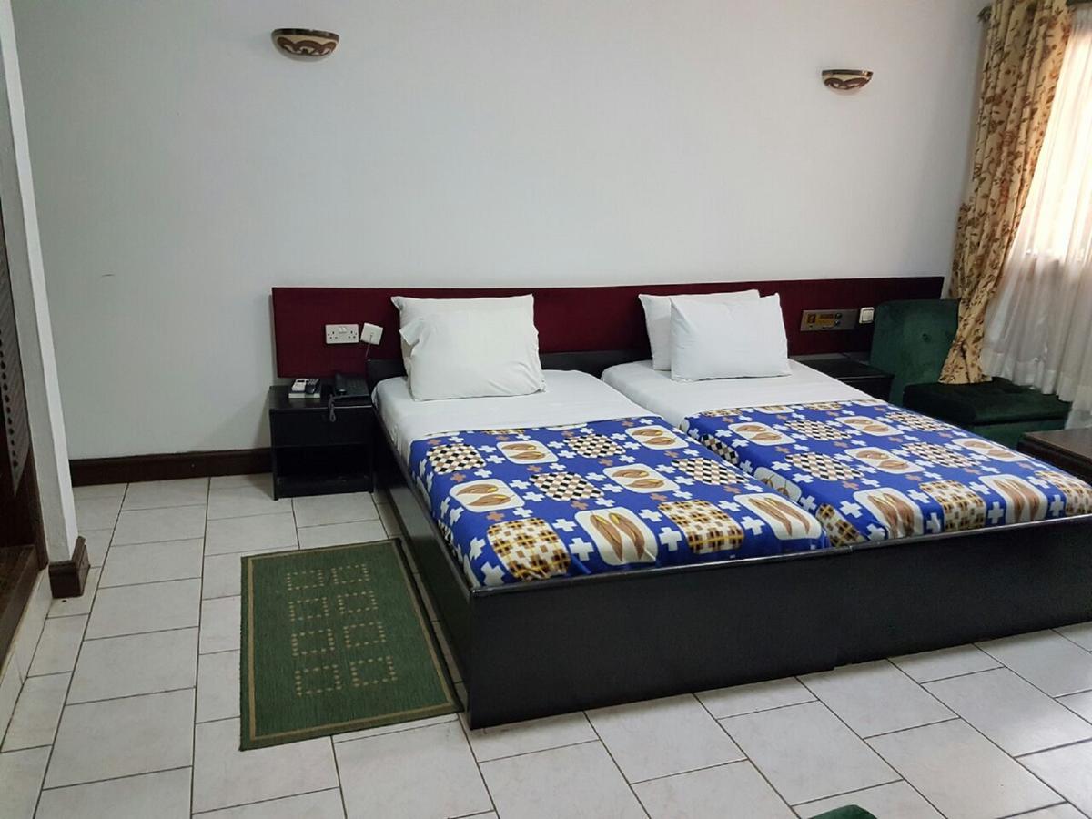 Royal Basin Resort Kumasi Bagian luar foto