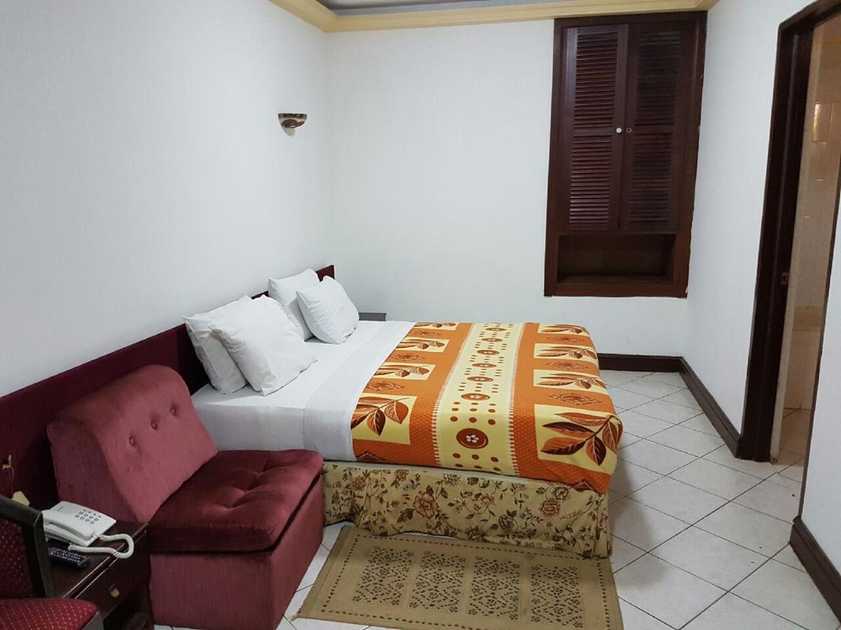 Royal Basin Resort Kumasi Bagian luar foto